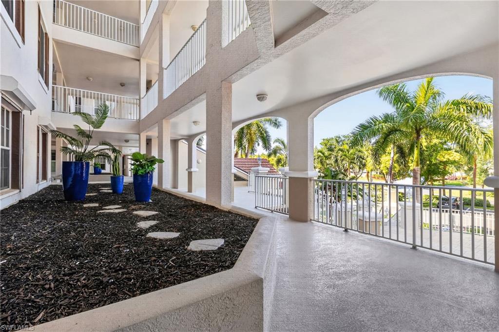 SUTTON WALK - Residential