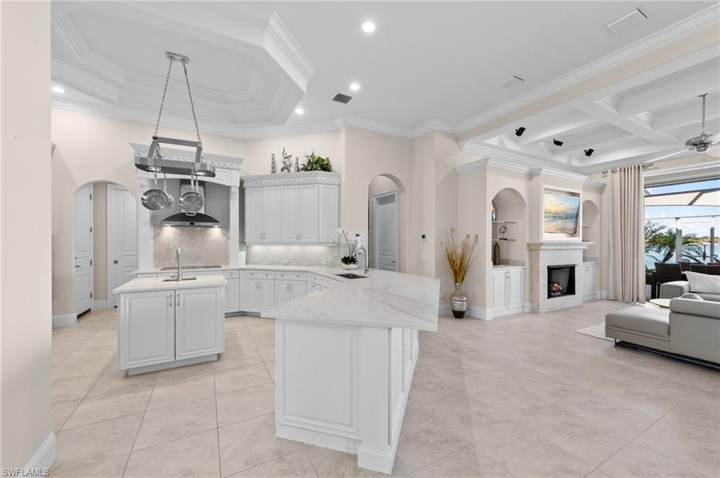 MARCO ISLAND - Residential