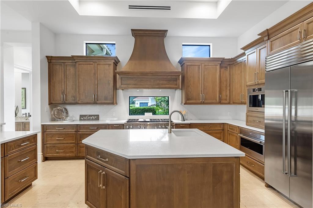 ESCADA AT TIBURON - Residential