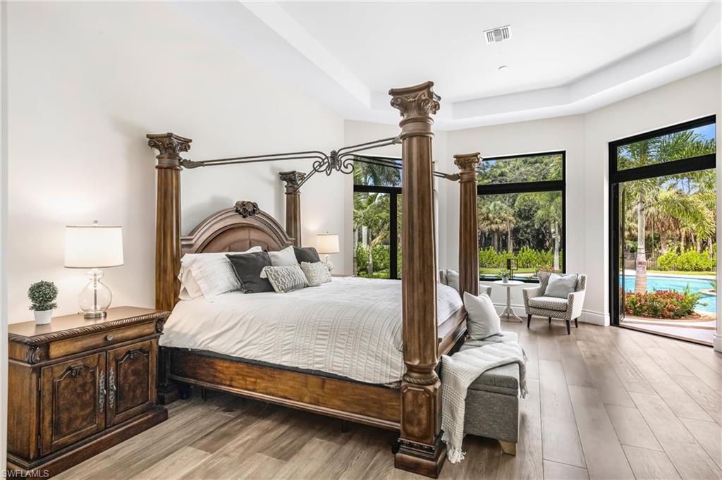 ESCADA AT TIBURON - Residential