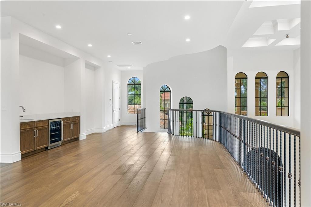 ESCADA AT TIBURON - Residential