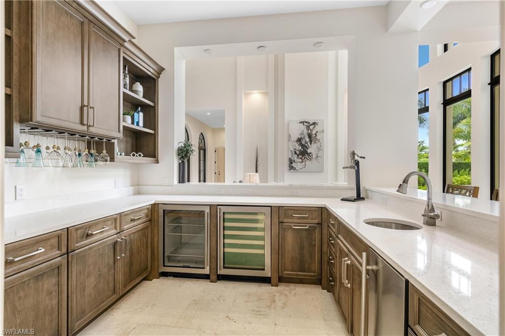 ESCADA AT TIBURON - Residential