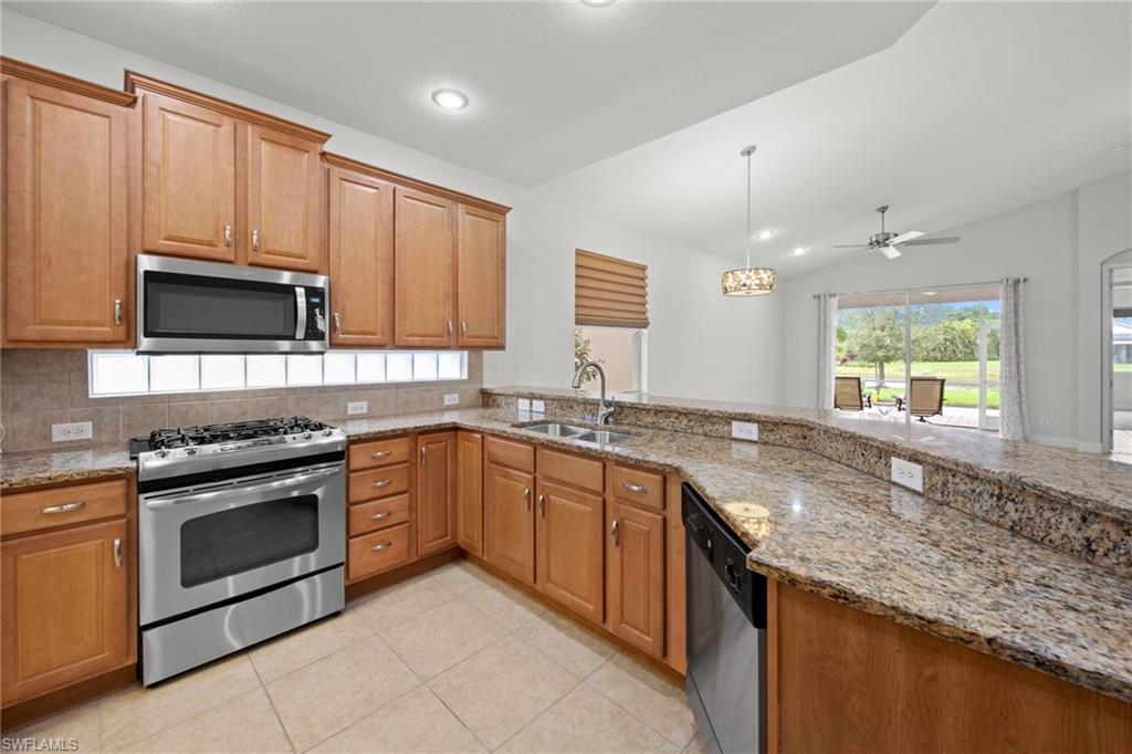 THE RESERVE AT ESTERO - Residential