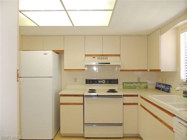 LAKEVIEW GARDENS CONDO - Residential