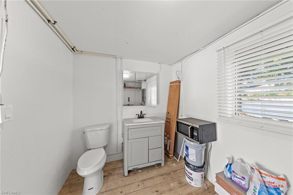 BELLE AIRE LAGOON - Residential