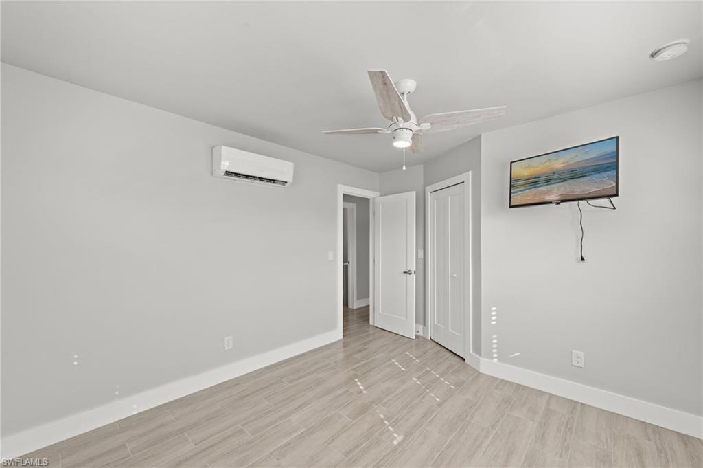 BELLE AIRE LAGOON - Residential