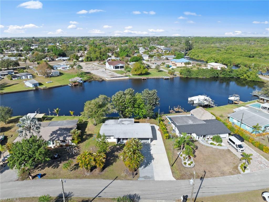 BELLE AIRE LAGOON - Residential