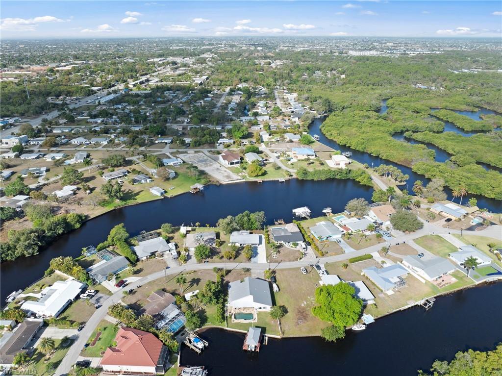 BELLE AIRE LAGOON - Residential