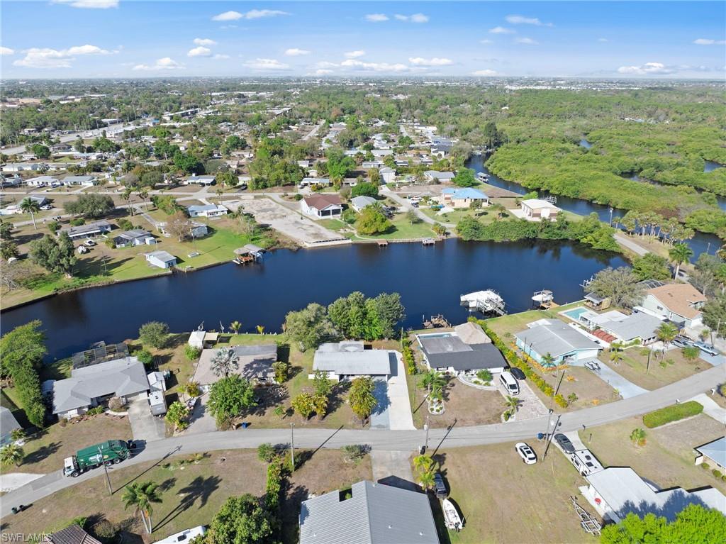 BELLE AIRE LAGOON - Residential