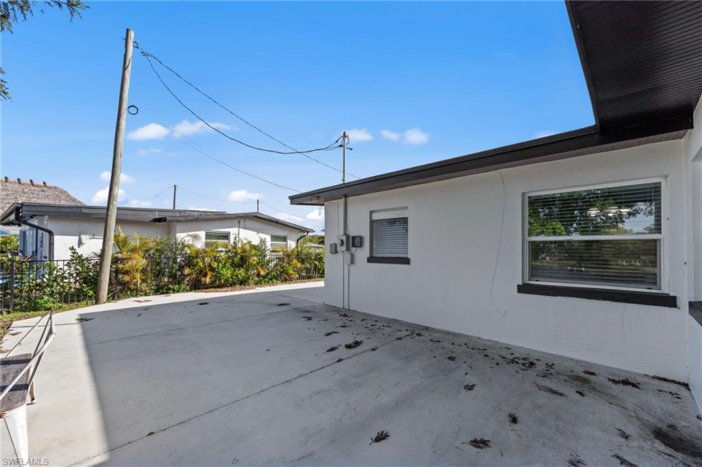 BELLE AIRE LAGOON - Residential