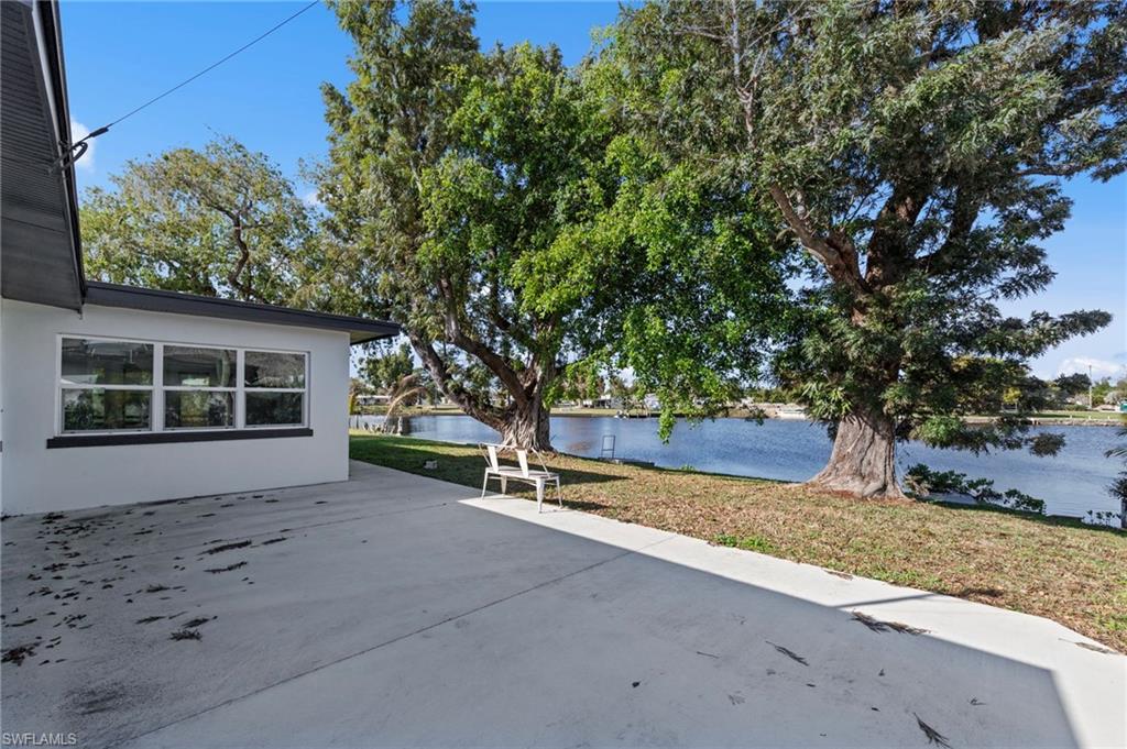 BELLE AIRE LAGOON - Residential