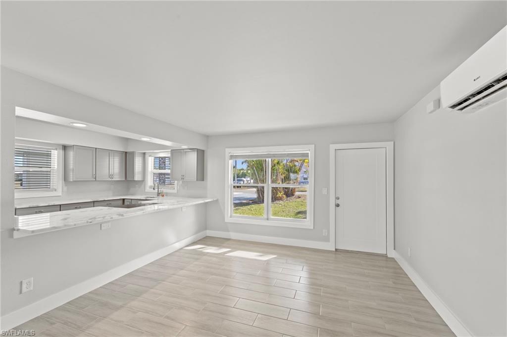 BELLE AIRE LAGOON - Residential