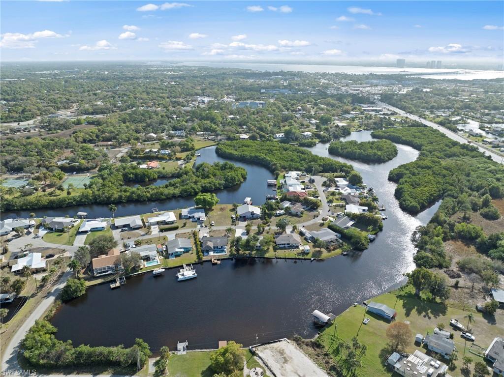 BELLE AIRE LAGOON - Residential