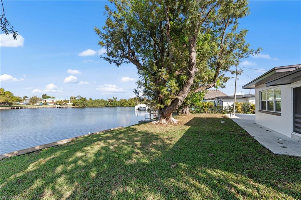 BELLE AIRE LAGOON - Residential