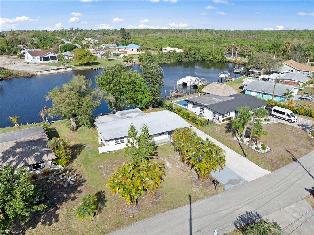 BELLE AIRE LAGOON - Residential