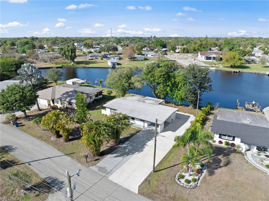 BELLE AIRE LAGOON - Residential