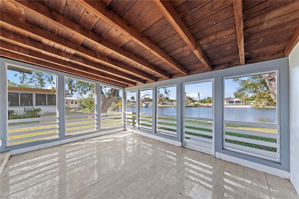 BELLE AIRE LAGOON - Residential