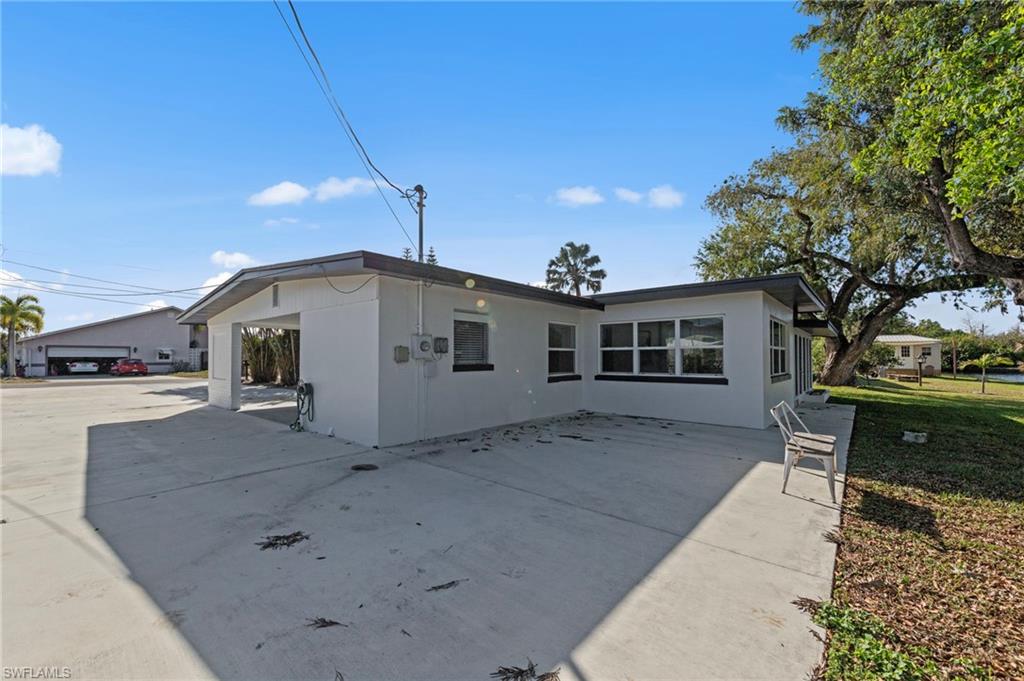 BELLE AIRE LAGOON - Residential