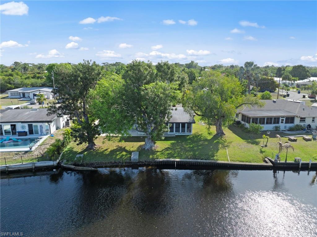 BELLE AIRE LAGOON - Residential