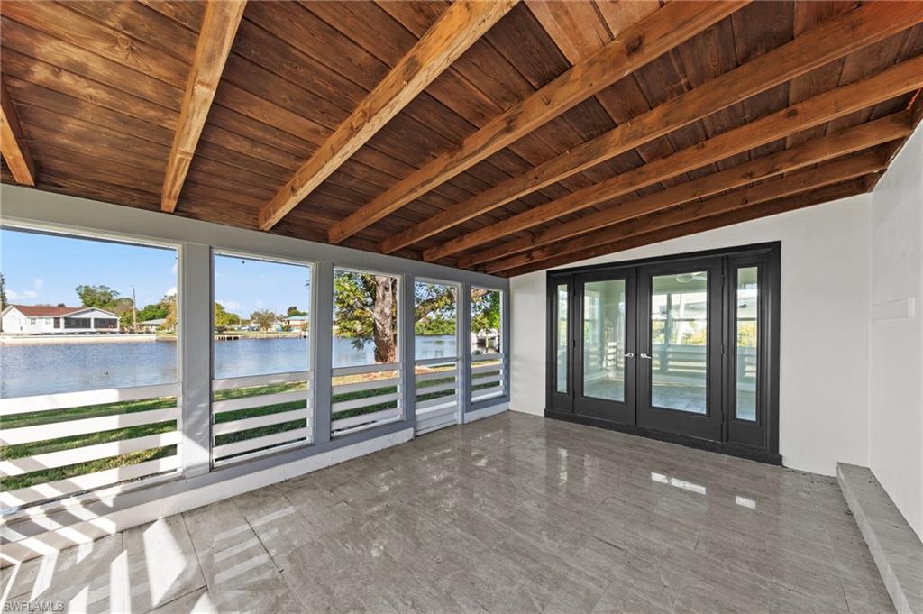 BELLE AIRE LAGOON - Residential