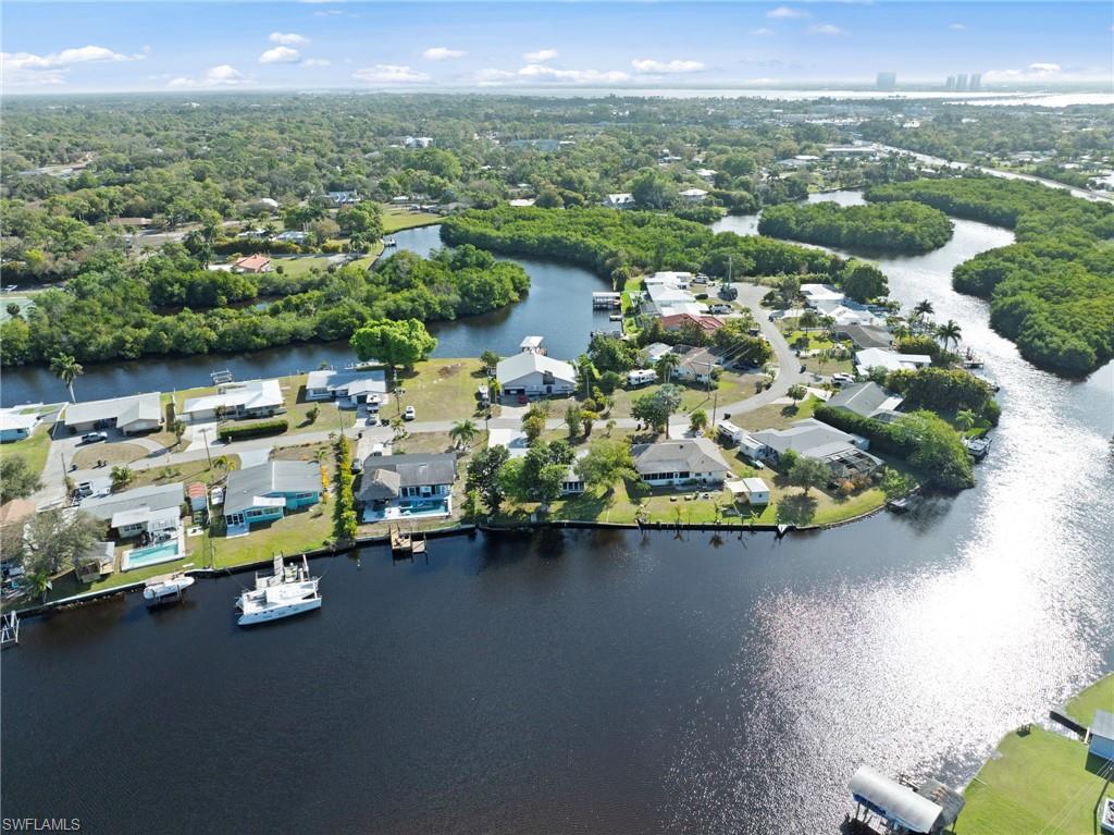 BELLE AIRE LAGOON - Residential