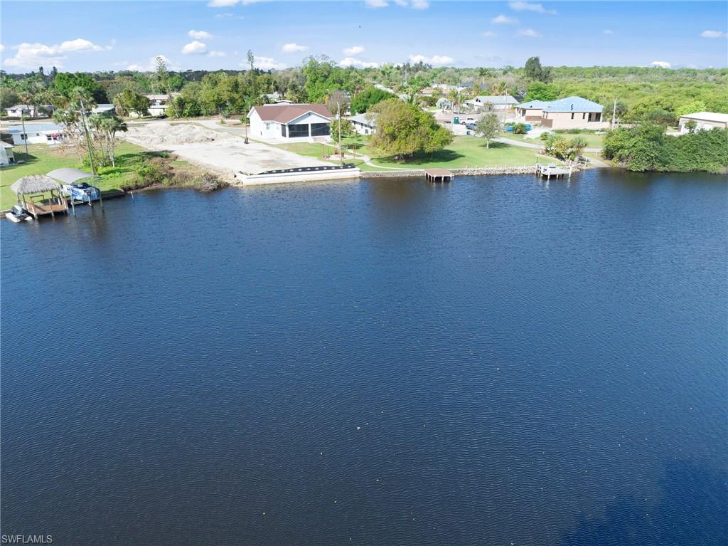BELLE AIRE LAGOON - Residential