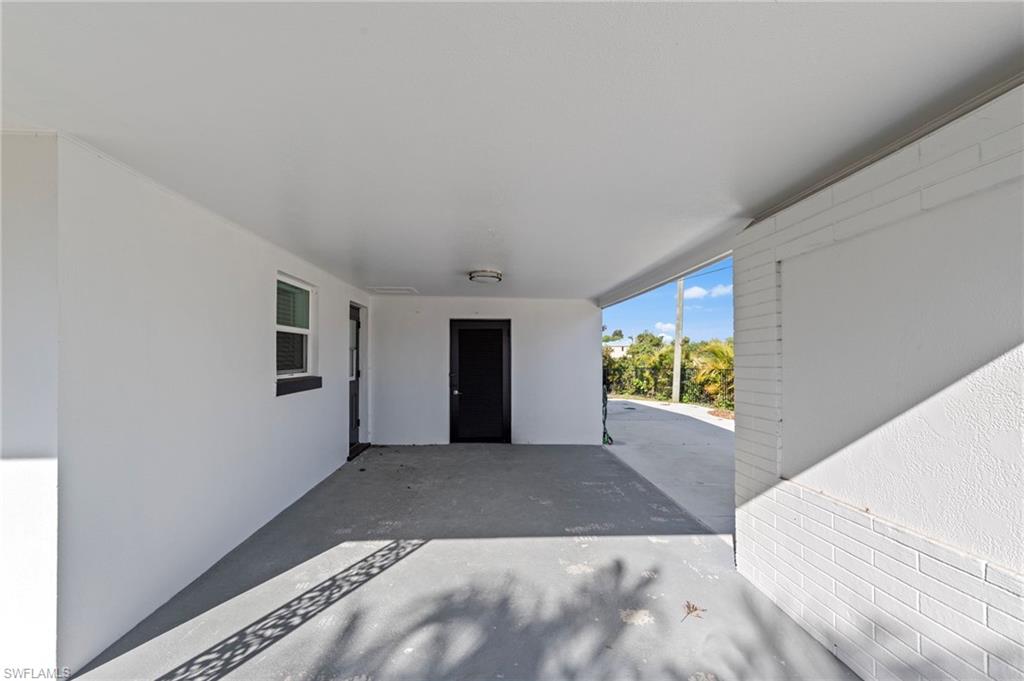 BELLE AIRE LAGOON - Residential