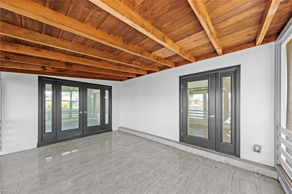 BELLE AIRE LAGOON - Residential