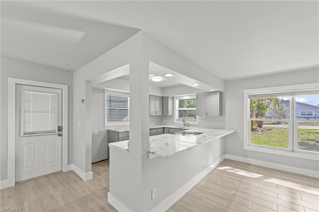 BELLE AIRE LAGOON - Residential