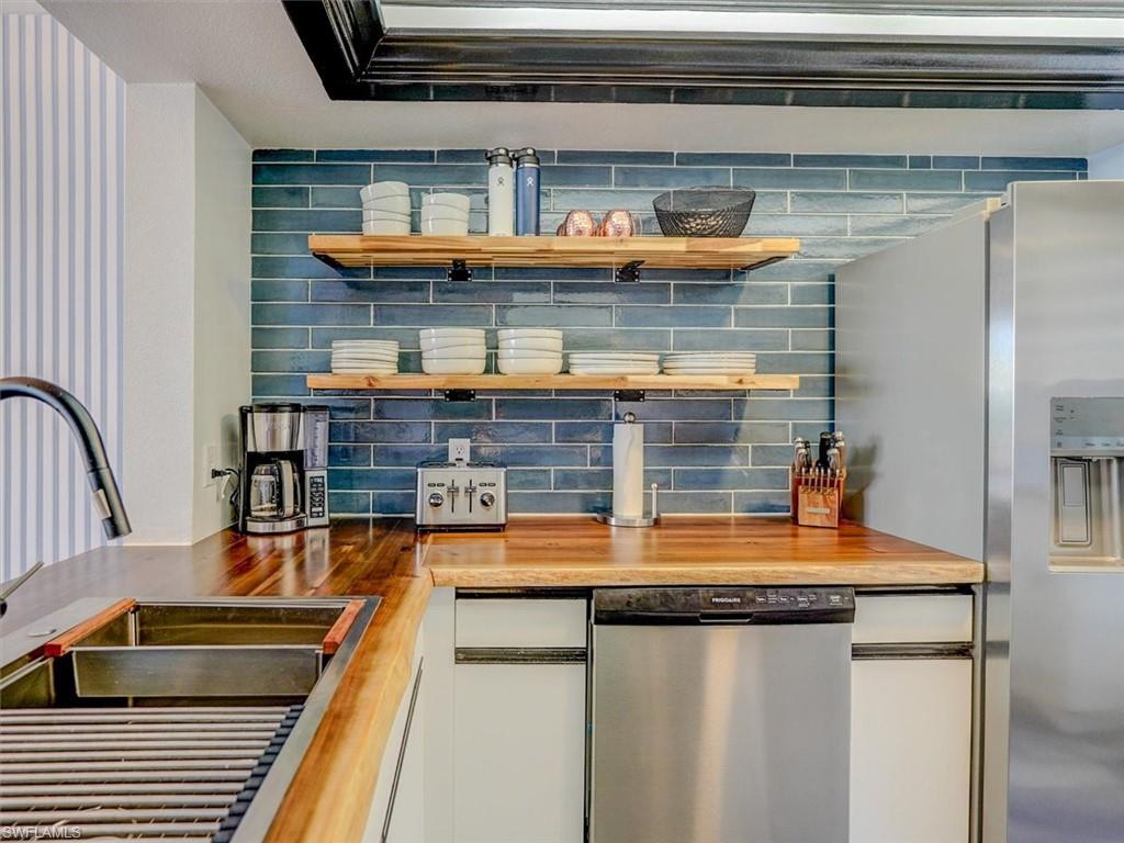 HIBISCUS POINTE - Residential