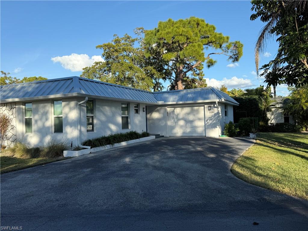 ROYAL ARMS VILLAS - Residential