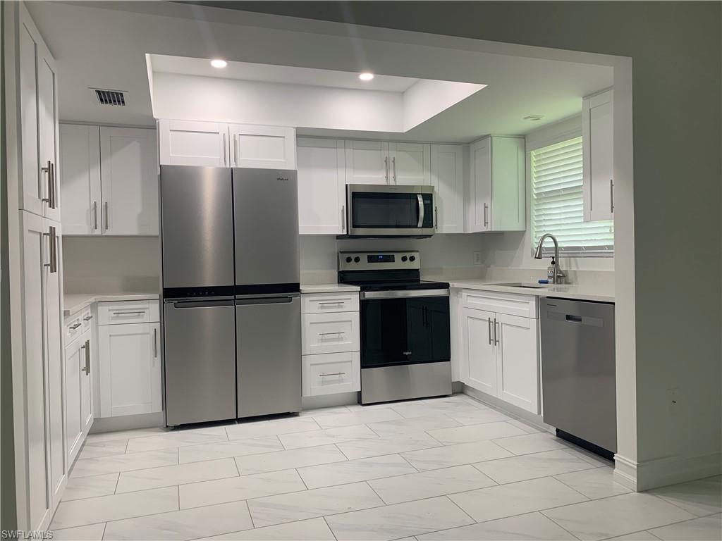 ROYAL ARMS VILLAS - Residential