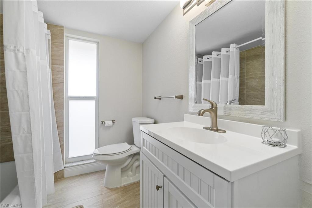 GLADES COUNTRY CLUB - Residential