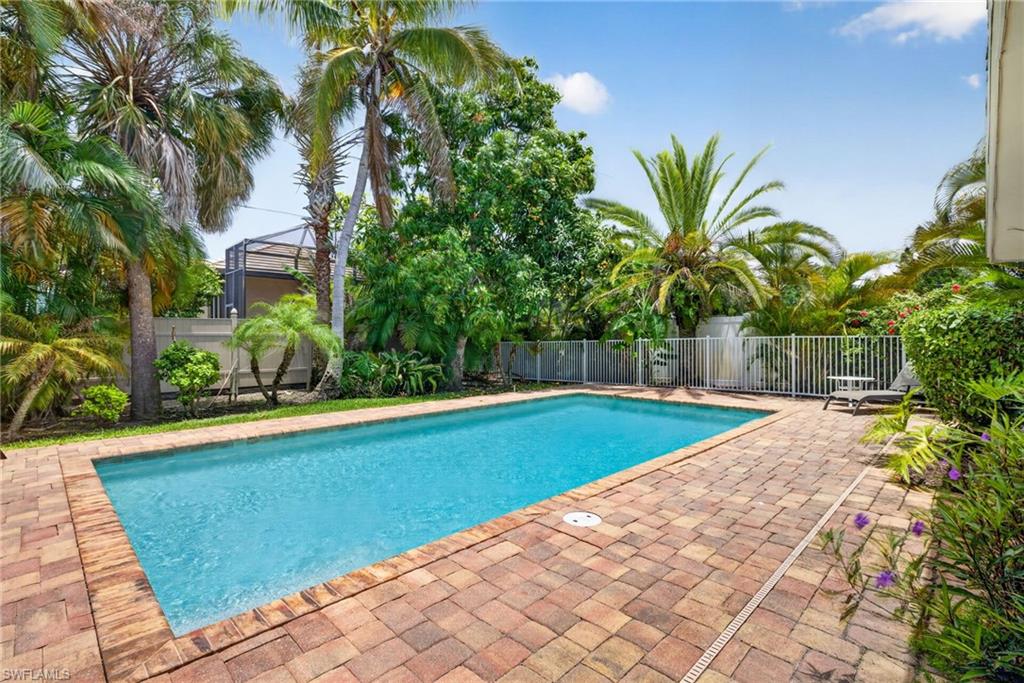 NAPLES PARK - Residential