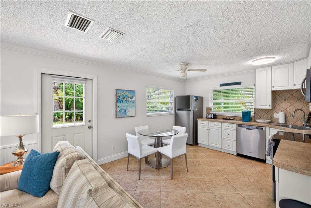 NAPLES PARK - Residential