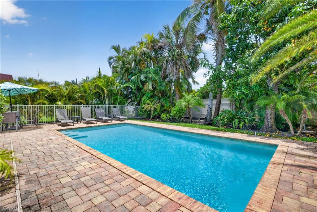 NAPLES PARK - Residential
