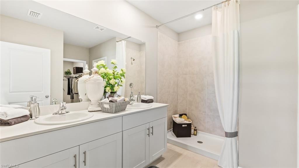 CORAL BAY - Residential