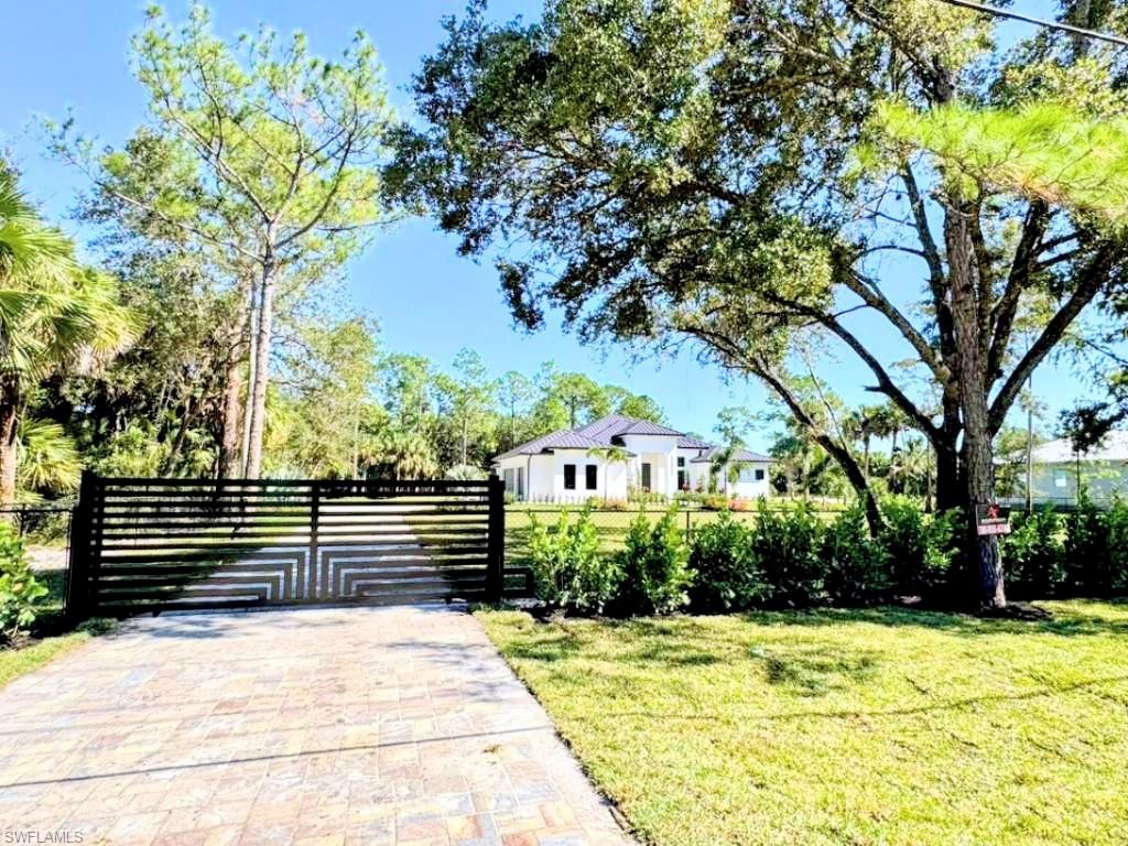 Photo of 264 13 ST NW, NAPLES, FL 34120 (MLS # 225077926)