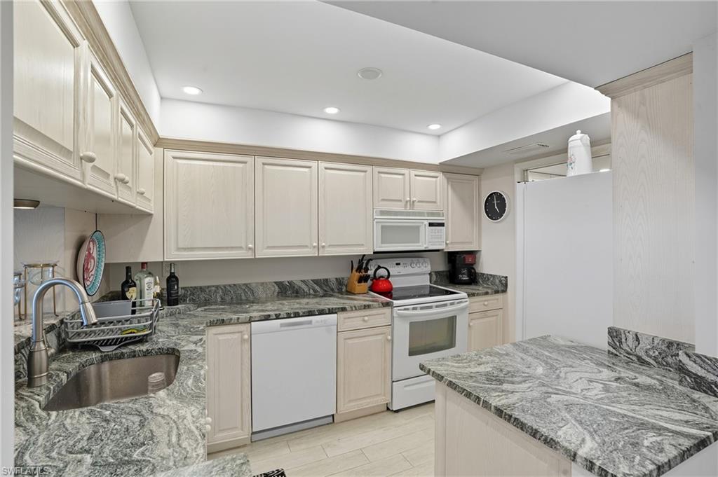 CASA BONITA GRANDE - Residential Lease