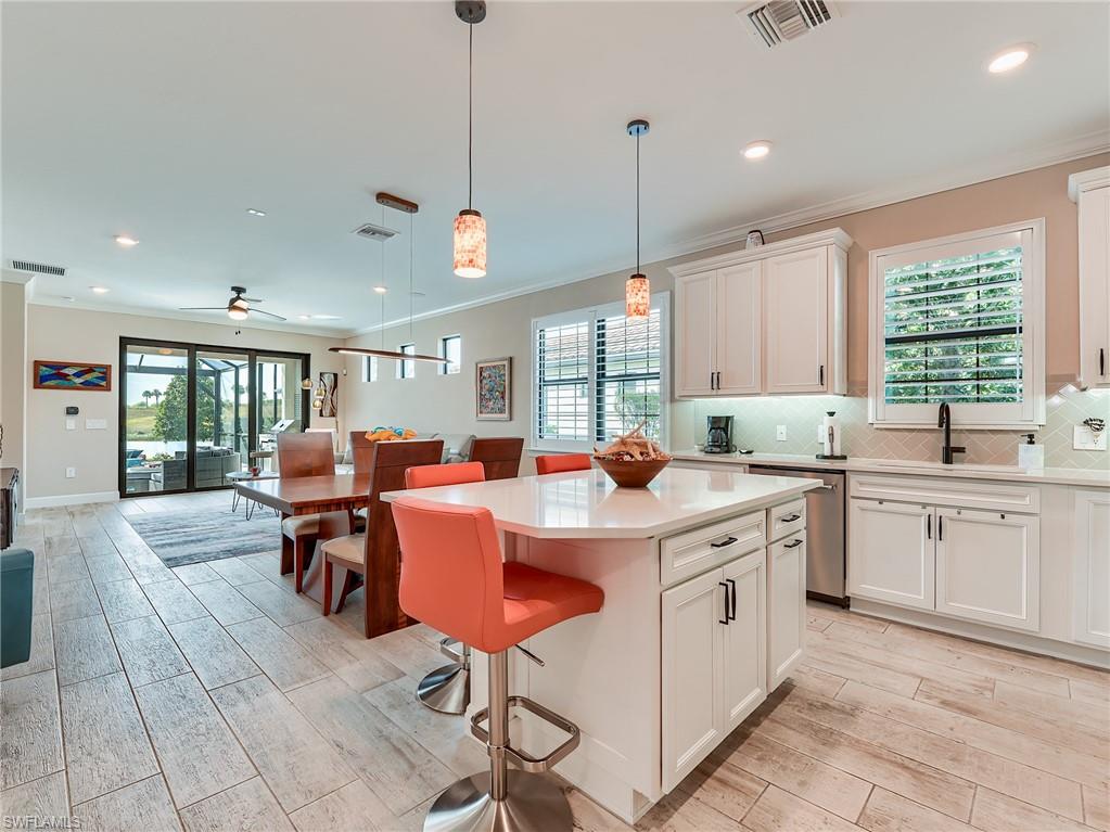 ESPLANADE LAKE CLUB - Residential