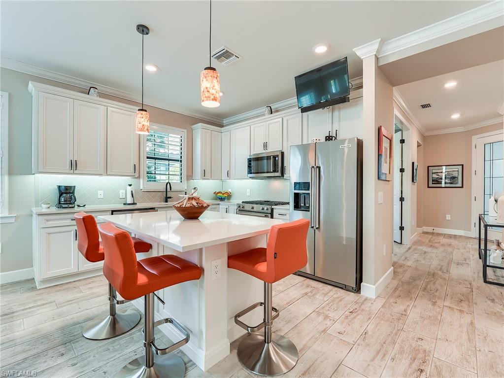 ESPLANADE LAKE CLUB - Residential