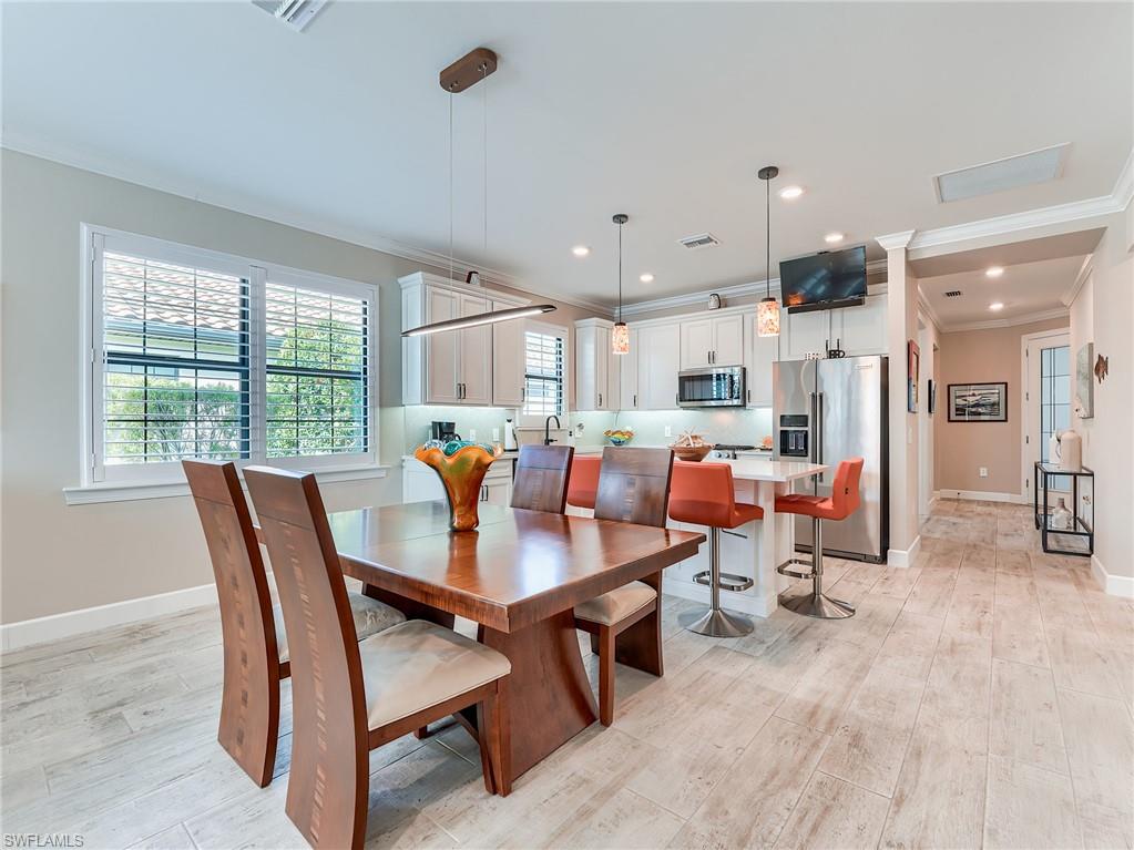 ESPLANADE LAKE CLUB - Residential