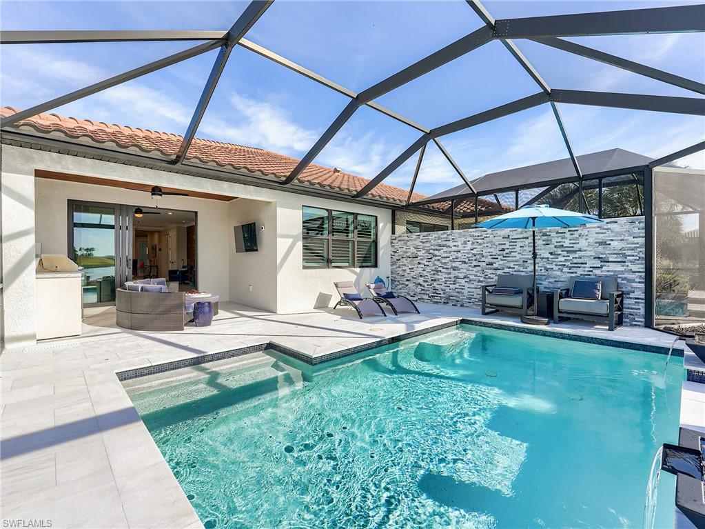 ESPLANADE LAKE CLUB - Residential