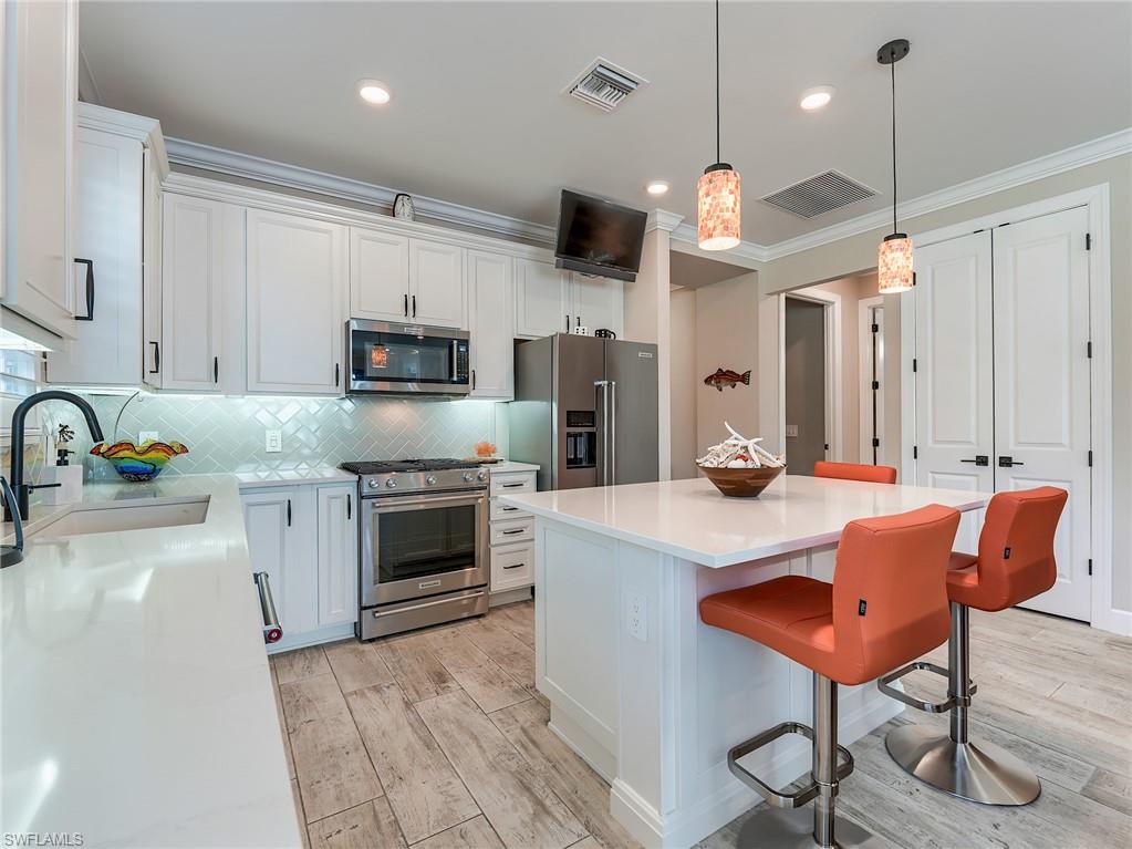 ESPLANADE LAKE CLUB - Residential