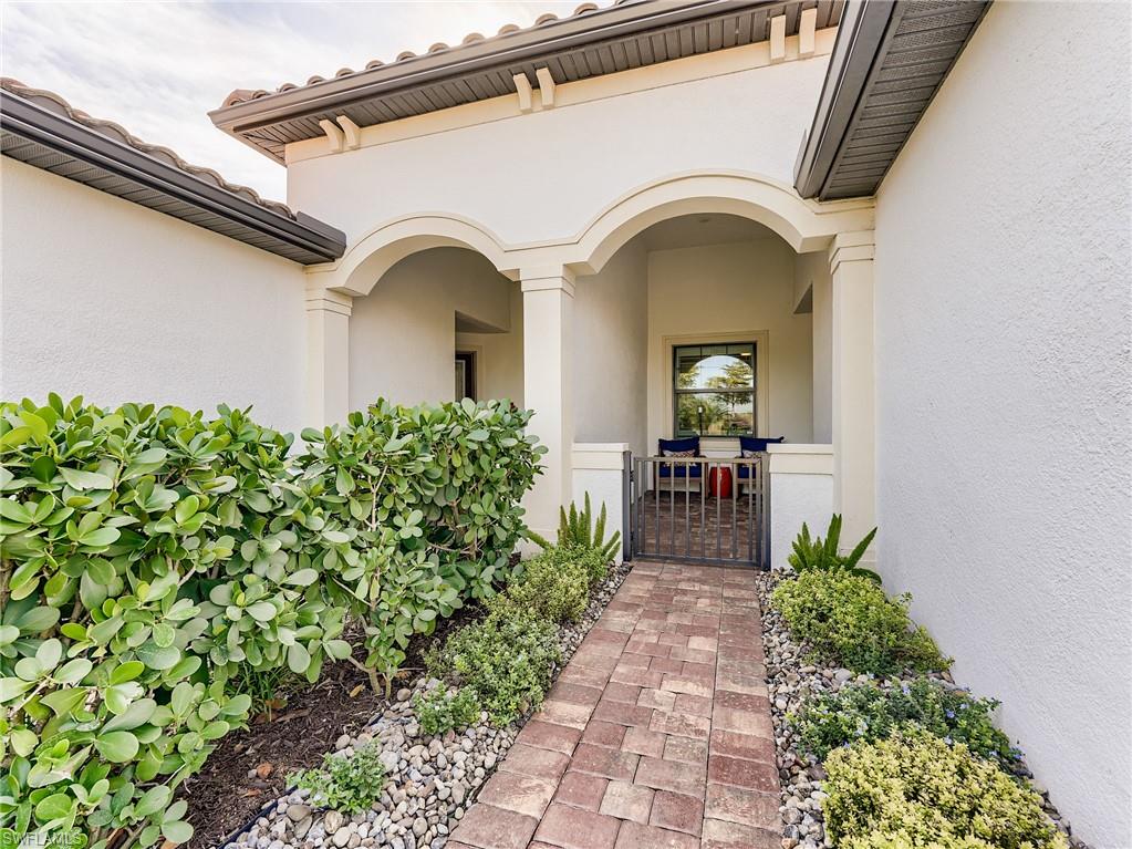 ESPLANADE LAKE CLUB - Residential