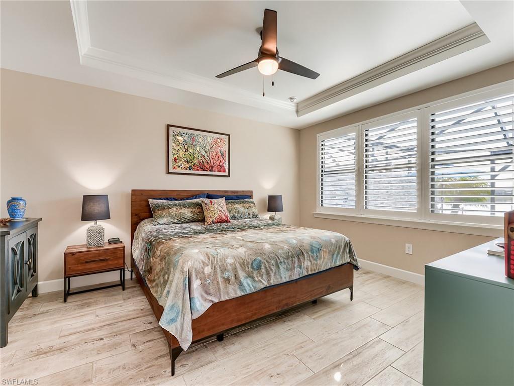 ESPLANADE LAKE CLUB - Residential