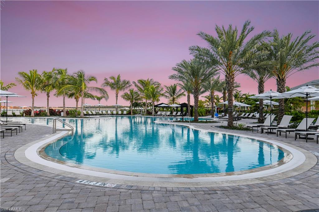 ESPLANADE LAKE CLUB - Residential