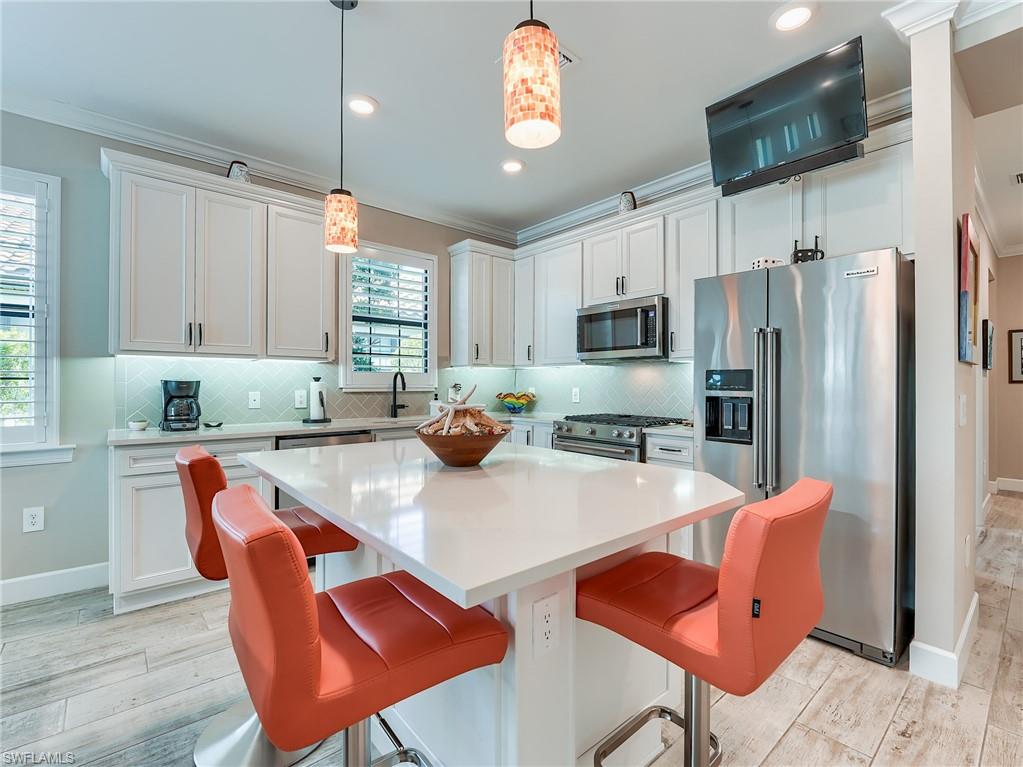 ESPLANADE LAKE CLUB - Residential