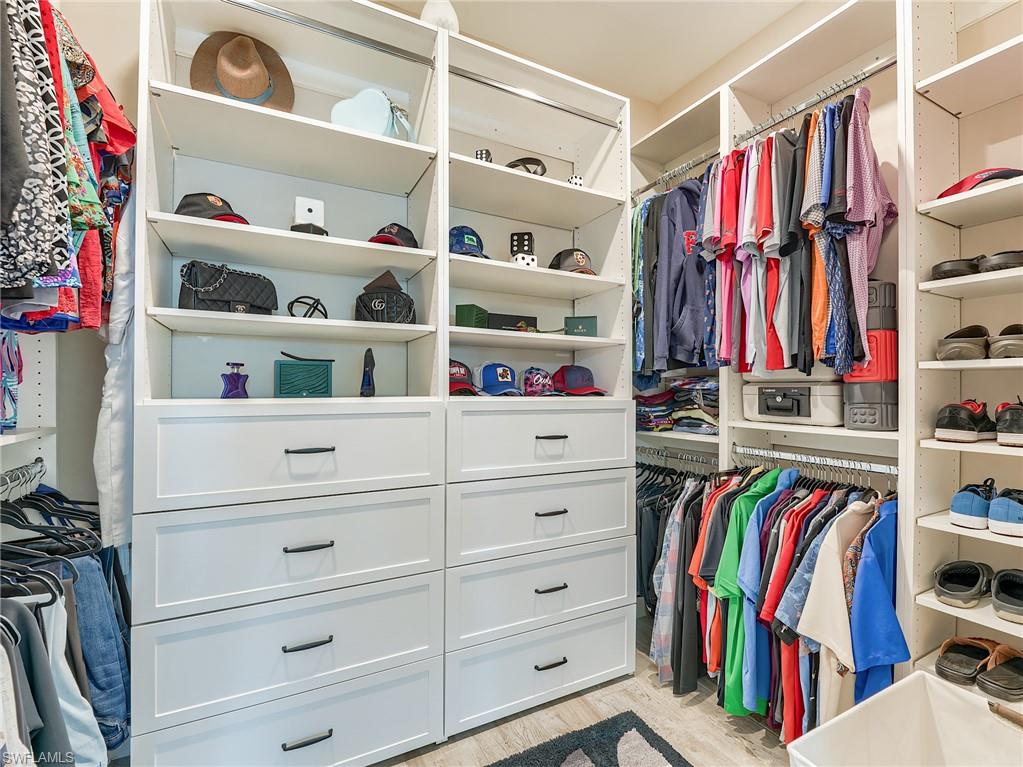 ESPLANADE LAKE CLUB - Residential