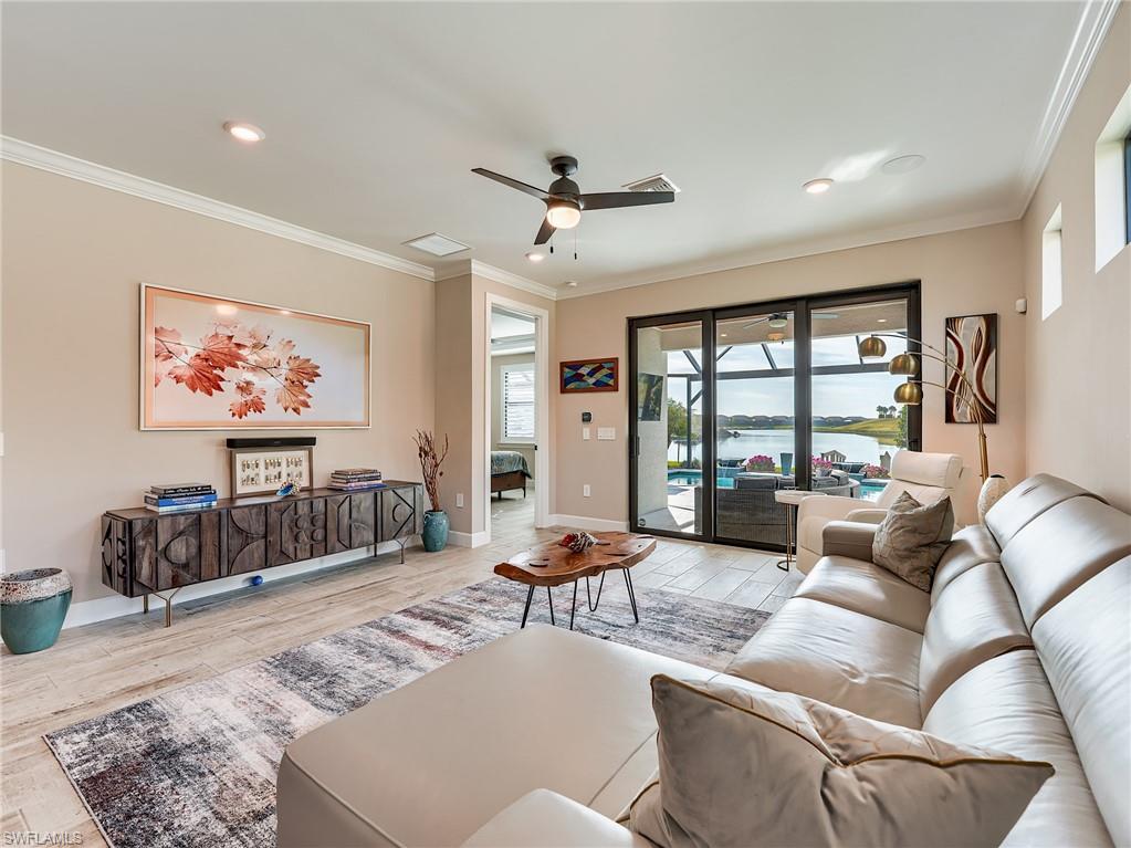 ESPLANADE LAKE CLUB - Residential